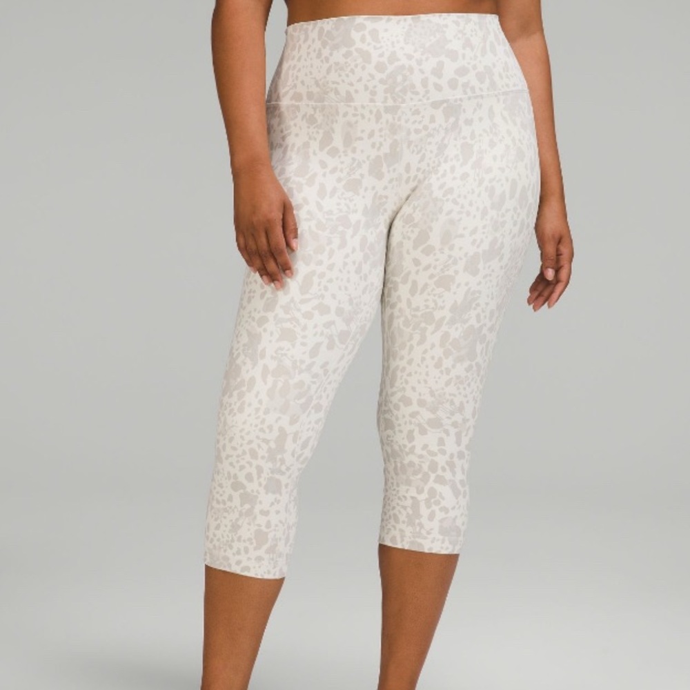 Lululemon Align™ High-Rise Crop 21” – Cheetah Camo Antique White Multi Size 8